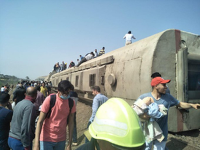 Egipt: 97 de persoane au fost rănite după ce un tren de pasageri a deraiat – VIDEO