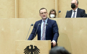 Germania preconizează să acode acces tuturor adulţilor la vaccinare împotriva covid-19 în iunie, anunţă Spahn în Bundesrat