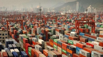 INS: Exporturile României au scăzut cu 3,7% în primele 2 luni din 2021, iar importurile au scăzut cu 0,2%, faţă de perioada similară din 2020