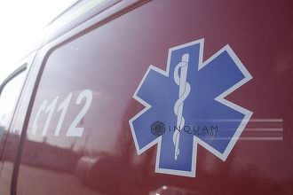 Timiş: Doi migranţi au fost duşi de urgenţă la spital, după ce au fost călcaţi de un tractor pe câmp, unde se odihneau după ce au trecut ilegal frontiera în România
