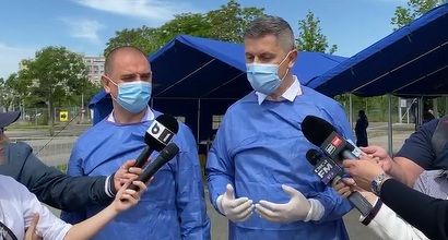 Dan Barna, voluntar la un centru de vaccinare din Sectorul 2: Sunt zone unde primarii nu s-au implicat, cum sunt şi exemple de bună practică, pe care intenţionăm să le promăvăm