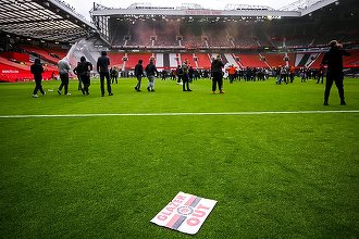 Manchester United ar putea pierde puncte în Premier League, după amânarea meciului cu Liverpool