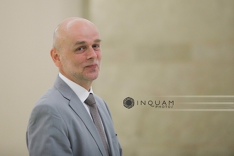 Călin Stegerean, repus în funcţia de manager al Muzeului Naţional de Artă al României