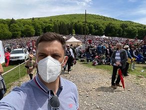 Ministrul Novak este la pelerinajul de la Şumuleu Ciuc: Chiar dacă anul acesta nu suntem atât de mulţi cum ne-am obişnuit, energia locului este una aparte/Vaccinarea este soluţia de a reveni la vieţile noastre de dinainte de pandemie