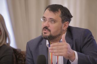 PSD a cerut conducerii Camerei să dispună rectificarea votului privind moţiunea simplă împotriva lui Cristian Ghinea / Solicitarea a fost trimisă comisiei juridice pentru soluţionare – DOCUMENT