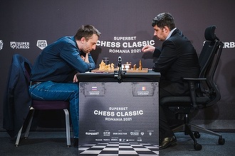 Superbet Chess Classic Romania 2021 – Shakhriyar Mamedyarov şi Alexander Grischuk se detaşează la vârful clasamentului după Runda a VI-a