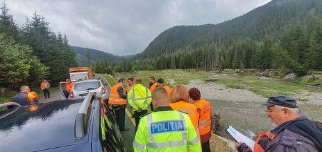 Drumarii inspectează Transalpina, în vederea redeschiderii traficului pe segmentul Rânca şi Obârşia Lotrului