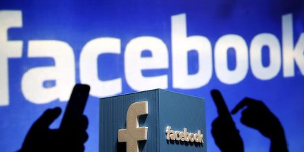Facebook nu va mai oferi tratament special politicienilor