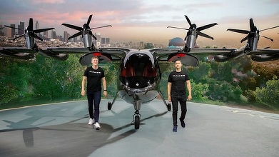 Archer Aviation a prezentat primul său taxi zburător, numit ”Maker”, într-un debut în stilul Tesla