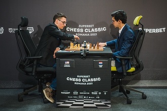 Superbet Chess Classic Romania 2021 – Marele Maestru Internaţional Victor Bologan face prima mutare în Runda a VI-a cu fostul fotbalist Gică Craioveanu