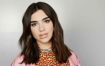 Cântăreaţa engleză Dua Lipa, dată în judecată după ce a publicat pe Instagram o fotografie cu ea realizată de paparazzi