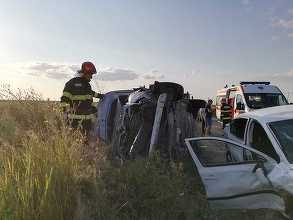 Ialomiţa: Şase persoane, între care doi copii, rănite într-un accident la ieşirea din Feteşti – FOTO