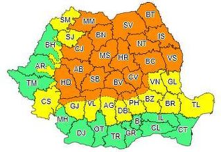 Codul portocaliu de furtuni şi ploi torenţiale, prelungit în 23 de judeţe din Moldova, Transilvania, Maramureş şi zona montană/ Aproape tot restul ţării, sub avertizare Cod galben