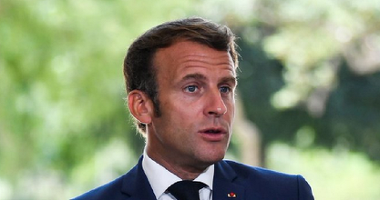 Macron denunţă “iresponsabilitatea” şi „egoismul” celor nevaccinaţi