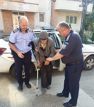 Vrancea – Un bărbat din Vrancea, găsit de poliţişti după ce s-a rătăcit şi a petrecut o noapte în pădure