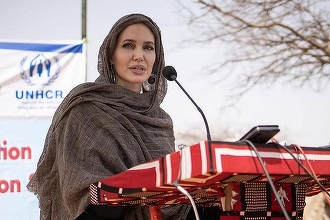 Angelina Jolie şi-a deschis cont de Instagram pentru a împărtăşi poveştile afganilor şi ale altor oameni care luptă pentru drepturi