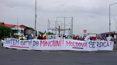 Cătălin Urtoi, vicepreşedinte al Asociaţiei “Împreună pentru A8“, anunţă noi proteste pentru autostrada Moldovei: Studiul de fezabilitate pentru tronsonul Târgu Mureş-Târgu Neamţ nu a fost depus conform contractului. Este incomplet, cu volume lipsă