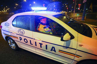 Anchetă a poliţiştilor, după apariţia de imagini în care se vede cum doi şoferi au organizat o întrecere pe un bulevard din Braşov / Cei doi folosesc trecerea de pietoni ca linie de start – VIDEO