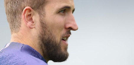 Harry Kane este în conflict cu preşedintele Daniel Levy, dar intenţionează să rămână la Tottenham