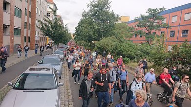 Mii de oameni au protestat la Berlin faţă de restricţiile din pandemie – VIDEO