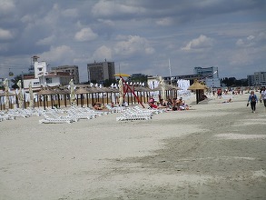 Plajele din Mamaia, verificate de reprezentanţi de la Apele Române, poliţişti şi inspectori Antifraudă/ De la începutul sezonului, ABADL a dat amenzi de aproape trei milioane de lei pentru neregulile de pe plaje