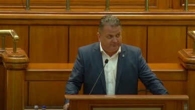 Liderul PNL Dâmboviţa, Virgil Guran, afirmă că preşedinţi de filiale sunt „abordaţi” de către echipa lui Forin Cîţu: Văd că vin, hai că vă mai dau trei proiecte, cinci, o sută de milioane, două sute, şapte funcţii, dacă nu, se iau trei funcţii