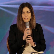 Cristina Prună, despre PNDL: Nu există program din care să se fi furat mai mult / Sume astronomice care se vor duce tot în toalete de 80.000 de euro în şcoli sau becuri de 2.000 de euro / PNDL nu a scos niciun judeţ din sărăcie