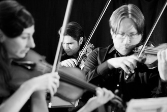Muzica Secolului XXI la Festivalul „Enescu” 2021 – Orchestra de Cameră Dogma, dirijată de Mikhail Gurewitsch