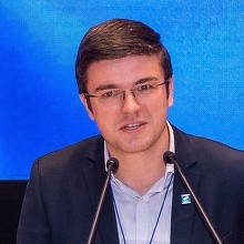 Irineu Darău, candidat pentru funcţia de preşedinte al USR PLUS, reclamă că alegerile interne s-au reluat fără corectarea deplină a listelor de votanţi, care mai conţin încă membri fără drept de vot