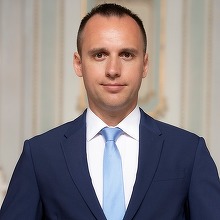 Cristi Berea, senator USR PLUS: Dacă premierul insistă în şedinţa de guvern cu PNDL nu văd altă soluţie decât ieşirea de la guvernare. Analizăm inclusiv varianta moţiunii de cenzură