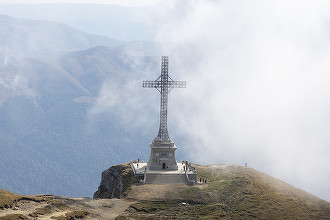 Ceremonie militară şi religioasă, cu ocazia finalizării operaţiunilor majore de restaurare, reabilitare şi conservare a Crucii Caraiman