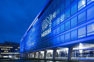 Nestlé anunţă că va investi 1,2 miliarde franci elveţieni în următorii cinci ani pentru a stimula agricultura regenerativă în lanţul de aprovizionare al companiei