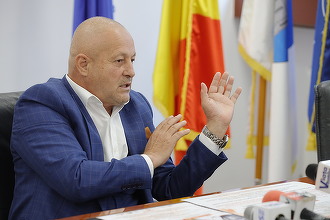 Preşedintele CJ Buzău: Este trist şi tragic este ce se întâmplă acum/ Noi, clasa politică, de stânga şi de dreapta, toţi cei responsabili, trebuie să găsim urgent o soluţie pentru că ne antamăm planul de dezvoltare pe câţiva ani.