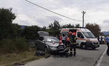 Cinci răniţi, între care doi copii, într-un accident produs în judeţul Vâlcea