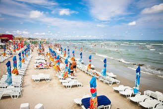 Touroperatorii anunţă cel mai aglomerat weekend pe litoral din acest sezon. Minivacanţa de Sfânta Maria aduce la mare peste 200.000 turişti / Care sunt preţurile de cazare