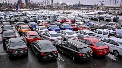 Vânzările de maşini noi în Rusia au scăzut în august cu 62,4% faţă de aceeaşi perioadă a anului 2021